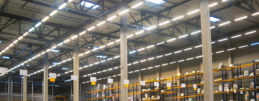 High Clearance Warehouse Design for Maximum Storage Capacity Industrial warehouse with high clearance racking systems designed to maximise storage capacity and operational efficiency